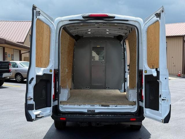 Photo of 2021 White Ford Transit-250