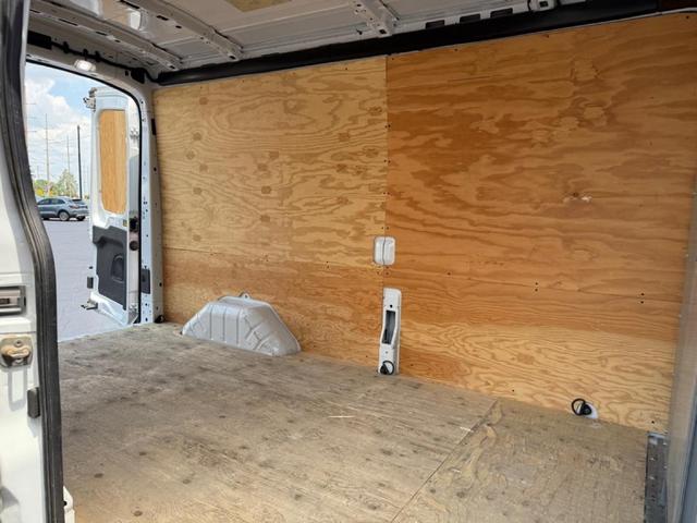 Photo of 2021 White Ford Transit-250