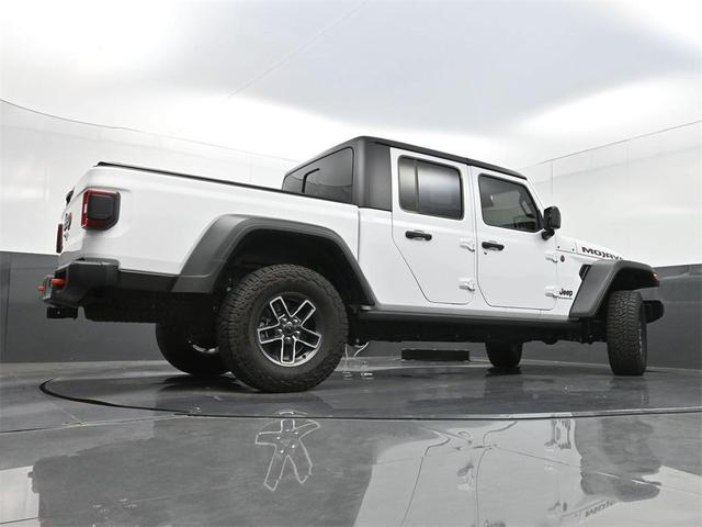 Photo of 2024 Bright White Clearcoat Jeep Gladiator