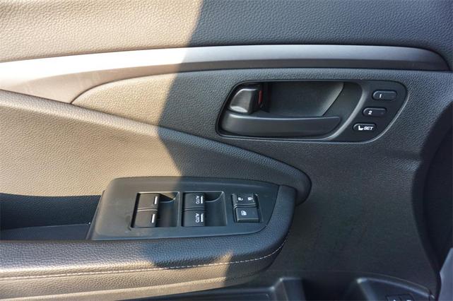 Photo of 2022 Lunar Silver Metallic Honda Passport