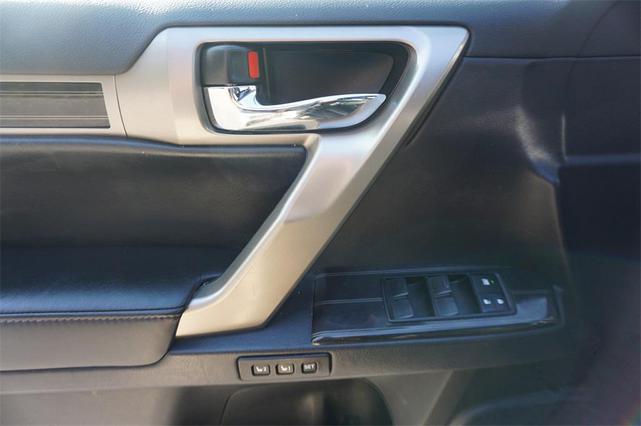 Photo of 2020 Black Onyx Lexus GX 460