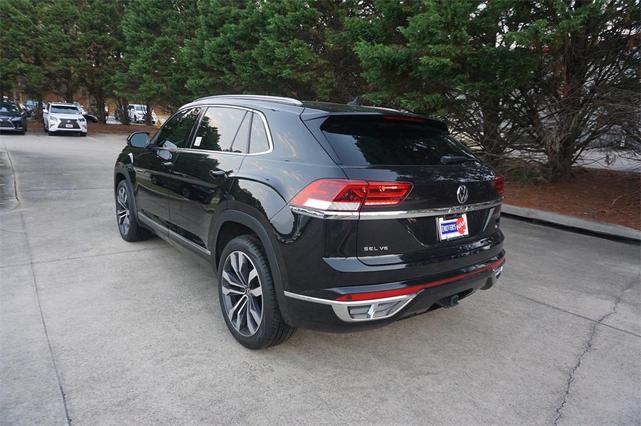 Photo of 2020 Deep Black Pearl Volkswagen Atlas Cross Sport