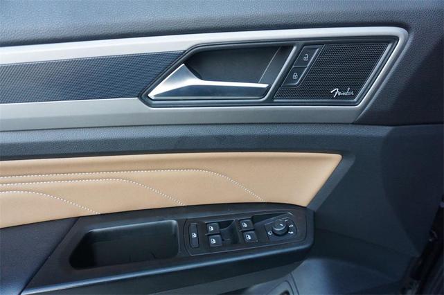 Photo of 2020 Deep Black Pearl Volkswagen Atlas Cross Sport