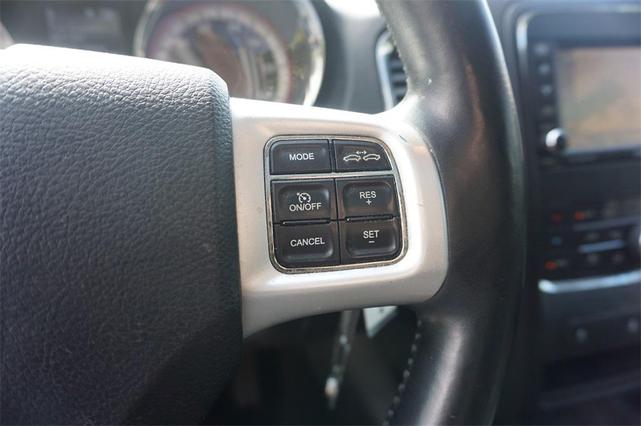 Photo of 2011 Dark Charcoal Pearlcoat Dodge Durango