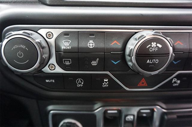 Photo of 2022 Black Clearcoat Jeep Wrangler Unlimited