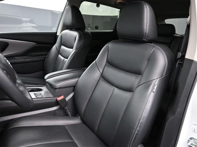 Photo of 2024 Pearl White Tricoat Nissan Murano