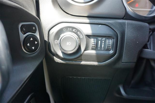 Photo of 2022 Bright White Clearcoat Jeep Wrangler Unlimited