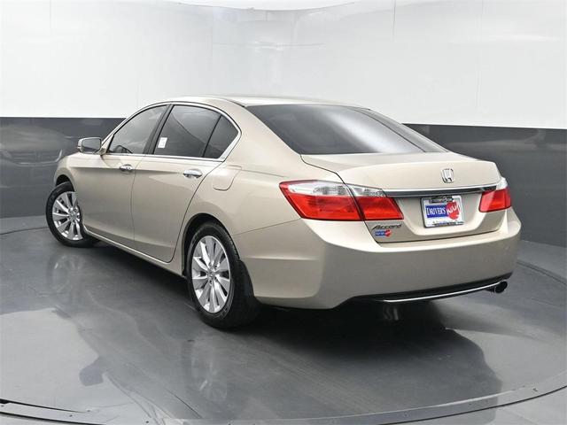 Photo of 2014 Champagne Frost Pearl Honda Accord