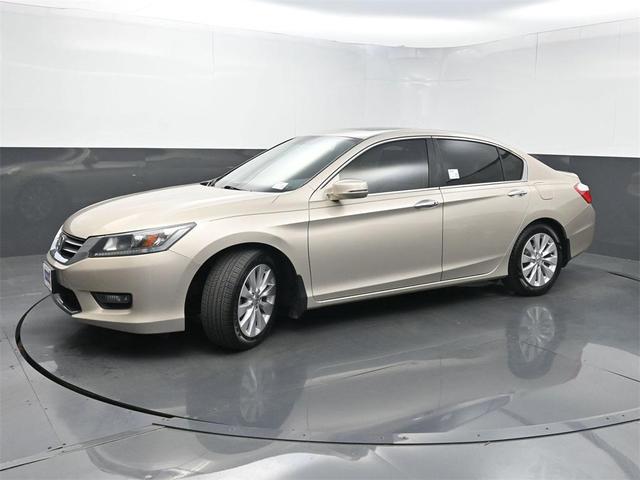 Photo of 2014 Champagne Frost Pearl Honda Accord