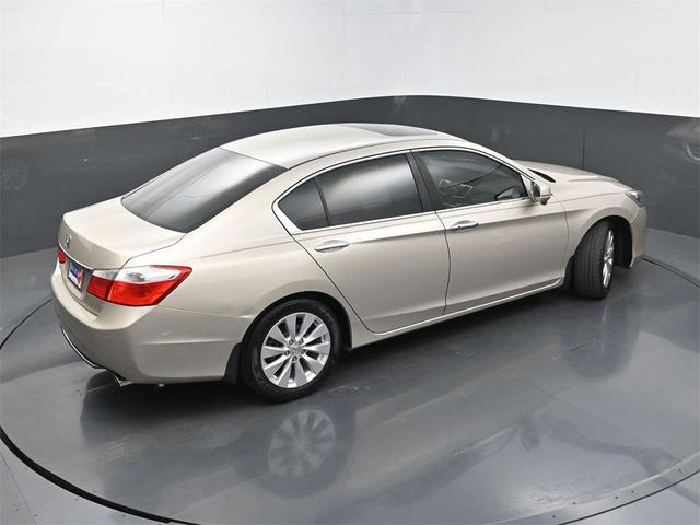 Photo of 2014 Champagne Frost Pearl Honda Accord