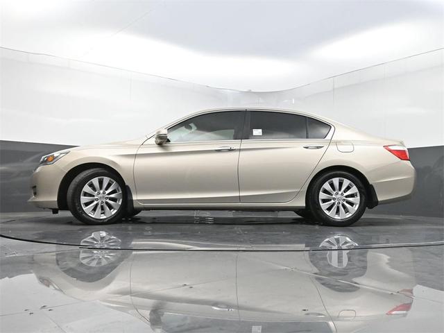 Photo of 2014 Champagne Frost Pearl Honda Accord