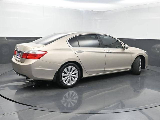 Photo of 2014 Champagne Frost Pearl Honda Accord
