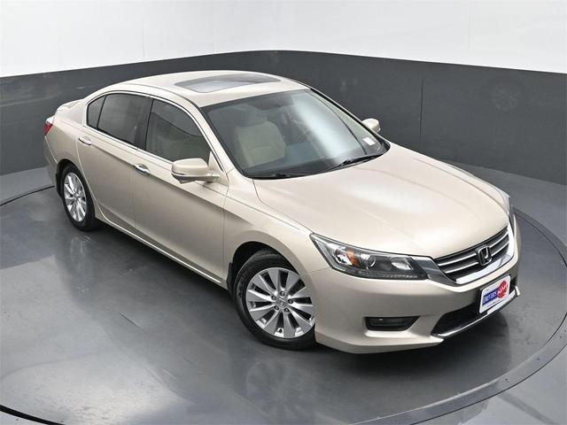 Photo of 2014 Champagne Frost Pearl Honda Accord