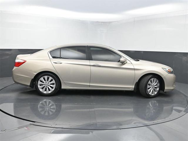 Photo of 2014 Champagne Frost Pearl Honda Accord