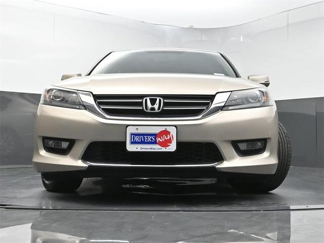 Photo of 2014 Champagne Frost Pearl Honda Accord