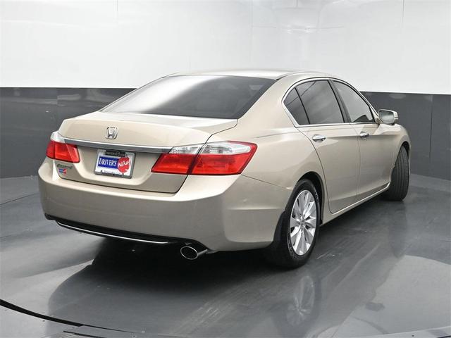 Photo of 2014 Champagne Frost Pearl Honda Accord