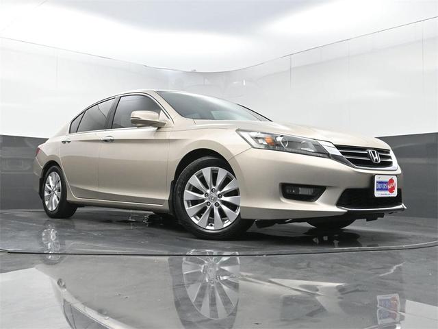Photo of 2014 Champagne Frost Pearl Honda Accord
