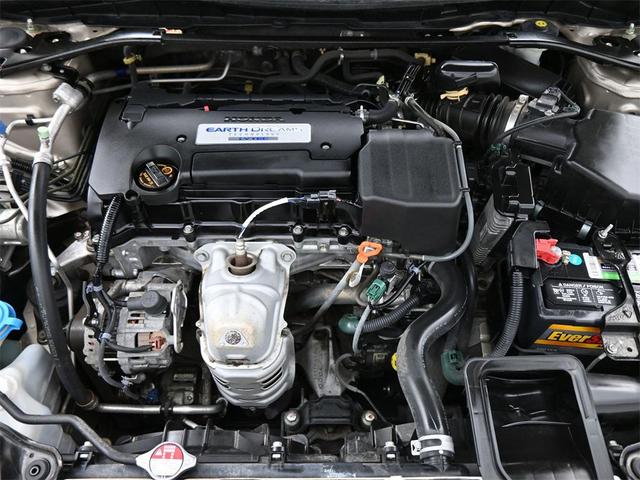 Photo of 2014 Champagne Frost Pearl Honda Accord