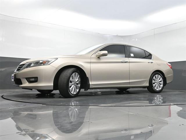 Photo of 2014 Champagne Frost Pearl Honda Accord
