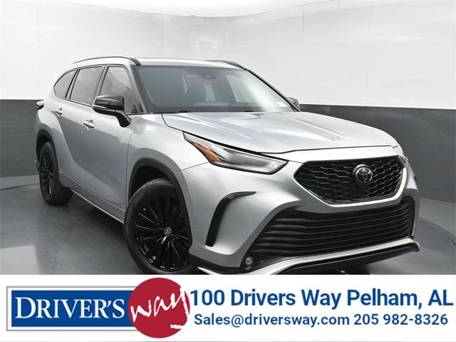 Photo of 2024 Celestial Silver Metallic Toyota Highlander