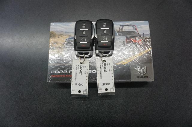 Photo of 2022 Diamond Black Crystal Pearlcoat RAM 1500