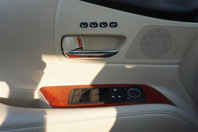 Photo of 2011 Starfire Pearl Lexus RX 350