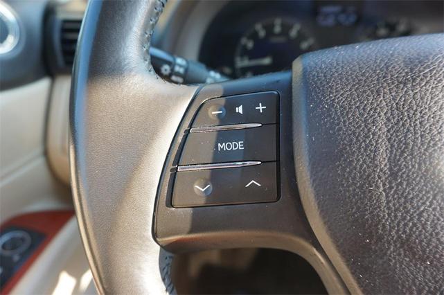 Photo of 2011 Starfire Pearl Lexus RX 350
