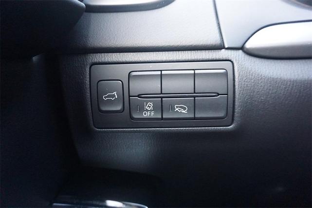 Photo of 2023 Snowflake White Pearl Mica Mazda CX-9