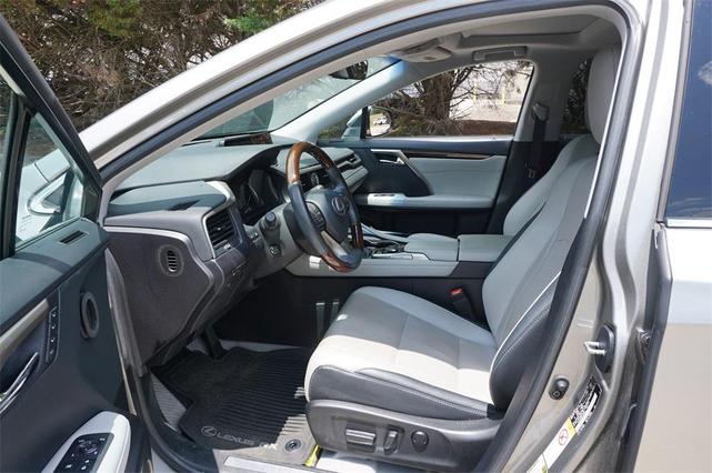 Photo of 2019 Atomic Silver Lexus RX 350
