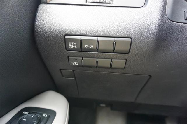 Photo of 2019 Atomic Silver Lexus RX 350