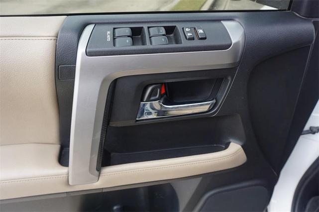 Photo of 2019 Blizzard Pearl Toyota 4Runner