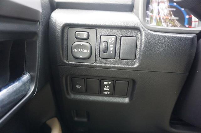 Photo of 2019 Blizzard Pearl Toyota 4Runner