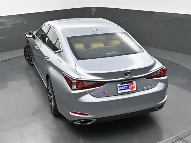 Photo of 2024 Iridium Lexus ES 350