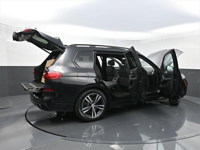 Photo of 2022 Black Sapphire Metallic BMW X7