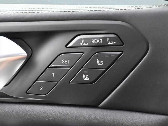 Photo of 2022 Black Sapphire Metallic BMW X7