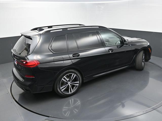 Photo of 2022 Black Sapphire Metallic BMW X7