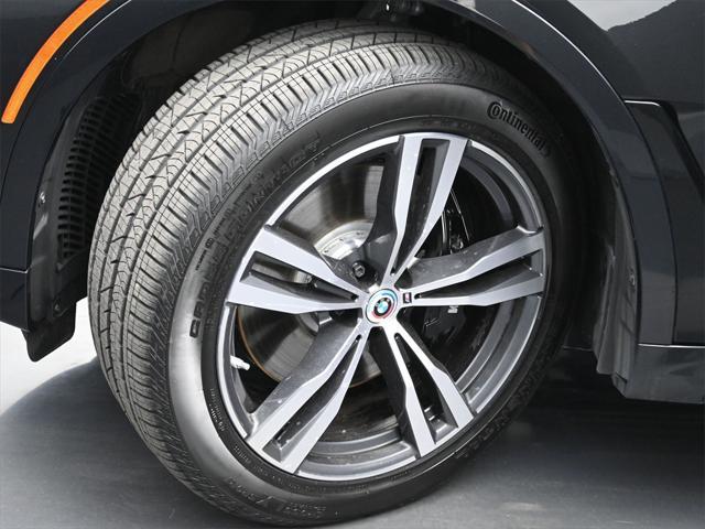Photo of 2022 Black Sapphire Metallic BMW X7