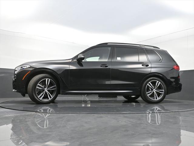 Photo of 2022 Black Sapphire Metallic BMW X7