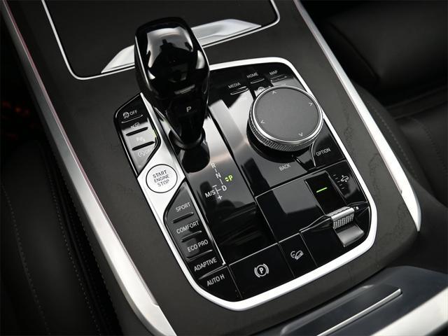 Photo of 2022 Black Sapphire Metallic BMW X7