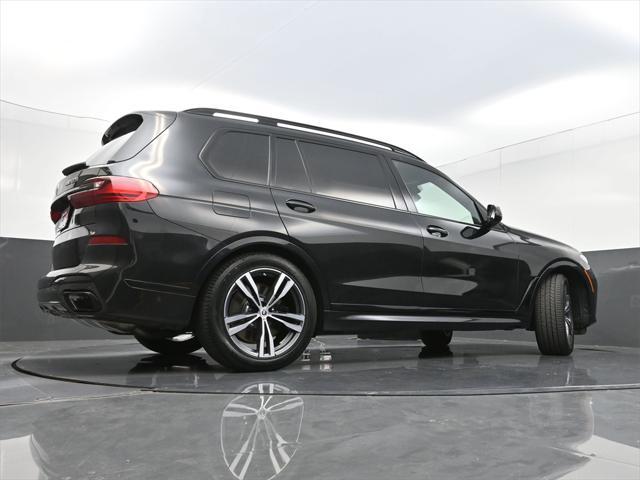 Photo of 2022 Black Sapphire Metallic BMW X7