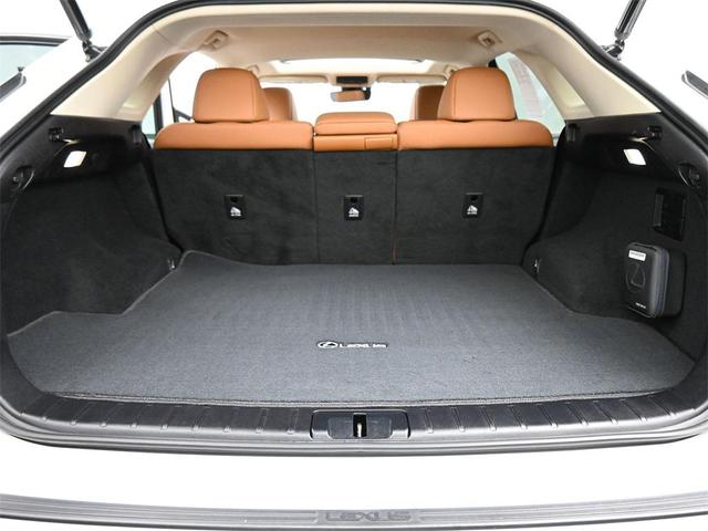 Photo of 2022 Eminent White Pearl Lexus RX 350
