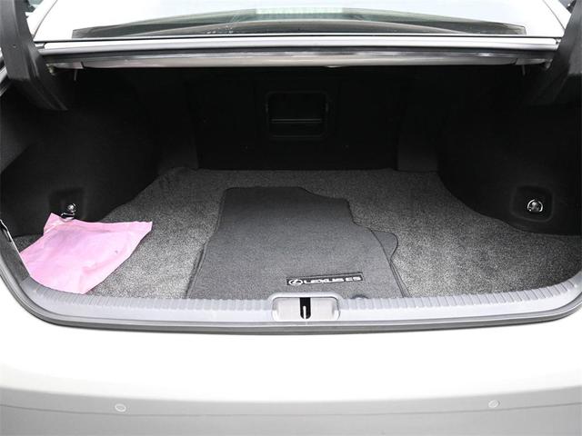 Photo of 2024 Moonbeam Beige Metallic Lexus ES 350