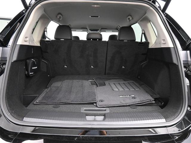 Photo of 2024 Super Black Nissan Rogue