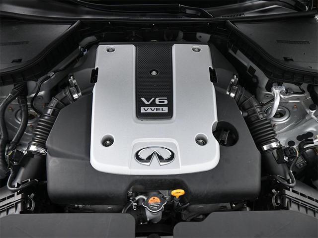 Photo of 2014 Liquid Platinum INFINITI Q50