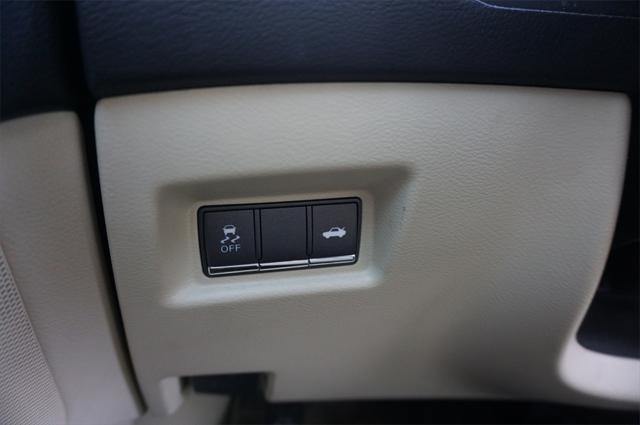 Photo of 2014 Liquid Platinum INFINITI Q50