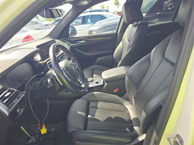 Photo of 2023 Mineral White Metallic BMW X3