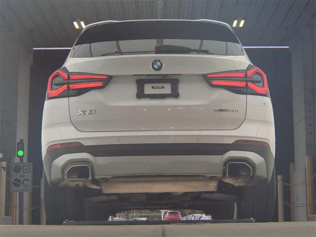 Photo of 2023 Mineral White Metallic BMW X3