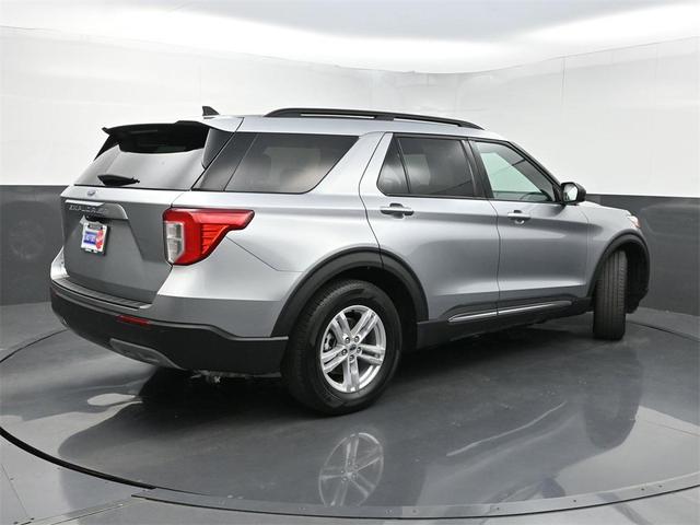Photo of 2024 Iconic Silver Metallic Ford Explorer