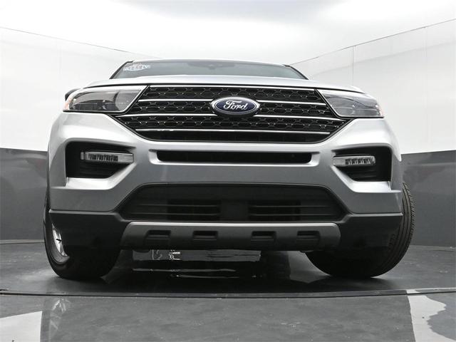 Photo of 2024 Iconic Silver Metallic Ford Explorer
