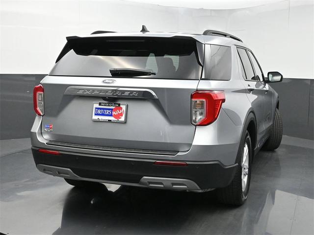 Photo of 2024 Iconic Silver Metallic Ford Explorer